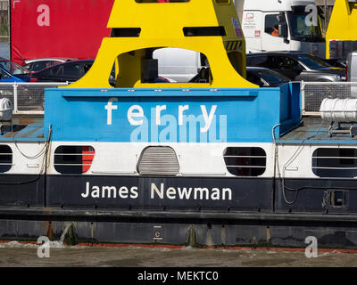 LONDRA, Regno Unito - 05 APRILE 2018: Dettaglio del traghetto Woolwich 'James Newman' sul Tamigi Foto Stock