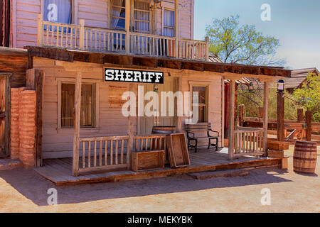 Sheriff's edificio per uffici a la vecchia pellicola di Tucson Studios parco divertimenti in Arizona Foto Stock