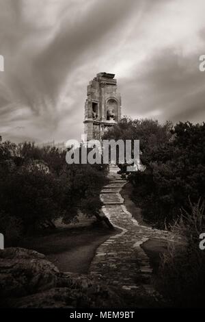 Monumento Philopappos all'alba con il cloud, Atene, Grecia Foto Stock