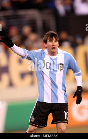 Argentina Lionel Messi durante la partita amichevole tra gli Stati Uniti e l'Argentina a Meadowlands Stadium il 27 marzo 2011 Foto Stock