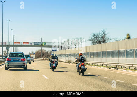 Kiev, Ucraina - 7 Aprile 2018: Ucraino autostrada internazionale M06 di collegamento a Kiev Chop.