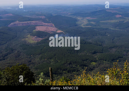 Mpumalanga Provincia Sud Africa - panorama vista dalla vista di meraviglia lookout vicino alla città di Graskop immagine con spazio copia in formato orizzontale Foto Stock