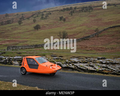 1972 Bug di legame a Yockenthwaite nello Yorkshire Foto Stock