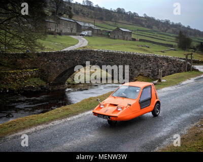1972 Bug di legame a Yockenthwaite nello Yorkshire Foto Stock