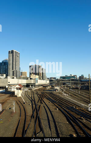 Linee ferroviarie nei pressi della città di Melbourne Foto Stock