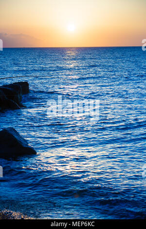 Sunrise in mare Foto Stock