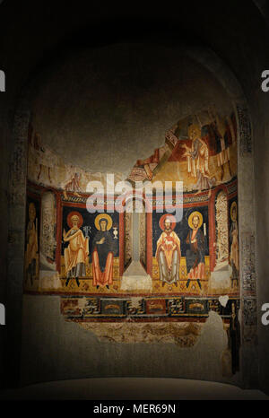 Cerchio del maestro di Pedret. Abside principale della Burgal (fine secolo XI-inizi del XII secolo). Affresco raffigurante San Pietro e la Vergine con il calice (sinistra) e San Giovanni Battista e San Paolo (a destra). Romanico. Affresco trasportato su tela. Dalla vecchia chiesa di Sant Pere del Burgal (la Guingueta Aneu, provincia di Lleida, Spagna). Museo Nazionale di Arte della Catalogna (MNAC). Barcellona. La Catalogna. Spagna. Foto Stock