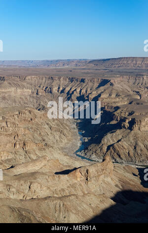 Il Fish River Canyon, vista dal principale punto di vedetta, vicino a Hobas, Ai-Ais Richtersveld Parco transfrontaliero, Karas Regione, Namibia, Africa Foto Stock