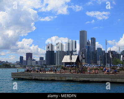 Skyline del centro,vista dal Navy Pier, Chicago, Illinois, Stati Uniti d'America Foto Stock