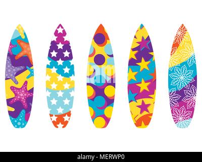 Tavole da surf su uno sfondo bianco. Tipi di tavole da surf con un pattern. Starfish, mandala. Illustrazione Vettoriale Illustrazione Vettoriale