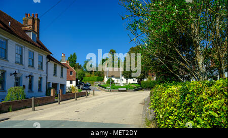 Vista del villaggio croce e quadrato del West Meon nel South Downs, Hamsphire, REGNO UNITO Foto Stock