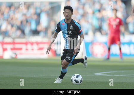 Kanagawa, Giappone. Xxi Aprile, 2018. Hidemasa Morita (frontale) Calcio/Calcetto : 2018 J1 League match tra Kawasaki frontale 4-1 Kashima palchi a Todoroki Stadium di Kanagawa, Giappone . Credito: AFLO/Alamy Live News Foto Stock