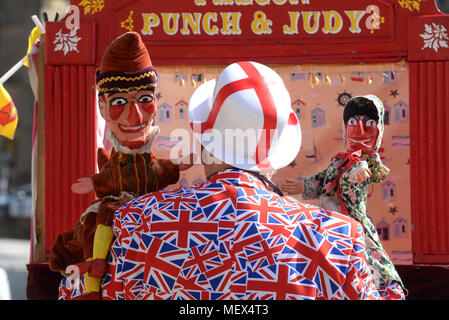 St George's Giorno / Punch & Judy, Darwen / Clitheroe, Lancashire 23 Aprile 2018 Foto Stock