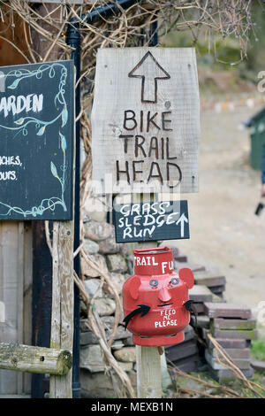 Sentiero ciclabile sign in Scozia Foto Stock