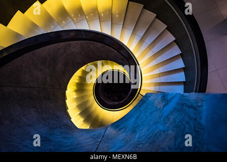 Colore scala a spirale passi Foto Stock