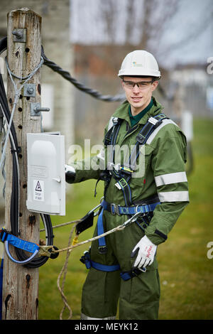 SCOTTISHPOWER partecipante dal Galles del Nord essendo formati per lavorare sui cavi di alimentazione Foto Stock