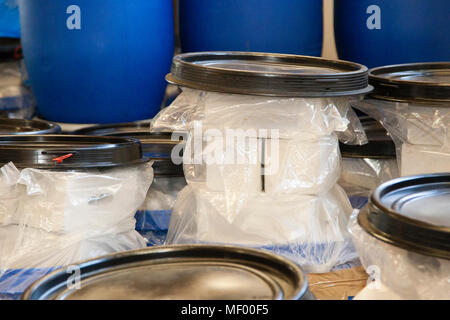 Miso, tradizionale giapponese del condimento, fabbricati in Germania, la produzione artigianale del primo tedesco di Miso realizzati in Blackforest, Germania Foto Stock