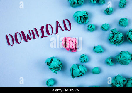 Conceptual la scrittura a mano che mostra il download. Business photo testo salvare più file allegati per unità disco rigido locale località Pianura scritta blu ba Foto Stock