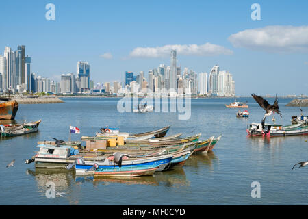 Skyline della Città di Panama - moderno grattacielo edifici nel quartiere finanziario del centro cittadino - Foto Stock