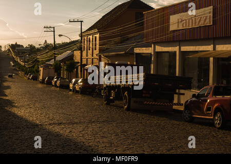 Street nel villaggio di montagna di Boa Vista do Sul, nello stato di Rio Grande do Sul, Brasile, Sud America Foto Stock