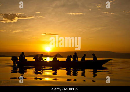 Sunrise safari in barca sul lago Baringo in Kenya Foto Stock