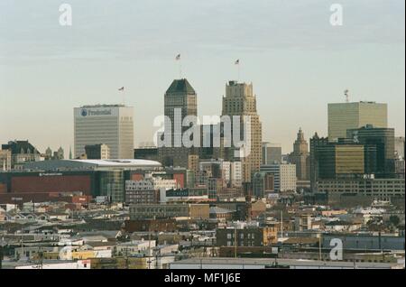 Vista in dettaglio della urban skyline di Newark, New Jersey con il prudenziale edificio visibile, Marzo 18, 2018. () Foto Stock