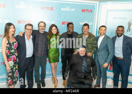 New York, NY - Aprile 23, 2018: Jackie Sandler, Allen Covert, Robert Smigel, Allison forte, Chris Rock, Adam Sandler, Roland Buck III, Chuck Nizza, Jim Barone frequentare premiere della Settimana di a AMC Loews Lincoln Square Credit: lev radin/Alamy Live News Foto Stock