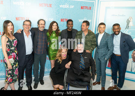 New York, NY - Aprile 23, 2018: Jackie Sandler, Allen Covert, Robert Smigel, Allison forte, Chris Rock, Adam Sandler, Roland Buck III, Chuck Nizza, Jim Barone frequentare premiere della Settimana di a AMC Loews Lincoln Square Credit: lev radin/Alamy Live News Foto Stock