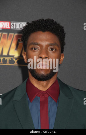 Los Angeles, Stati Uniti d'America. 23 apr, 2018. Chadwick Boseman 23/04/2018 La prima mondiale di "vendicatori: guerra infinita" tenutasi a Hollywood, CA Foto di Izumi Hasegawa / HollywoodNewsWire.co Credito: Hollywood News filo Inc./Alamy Live News Foto Stock