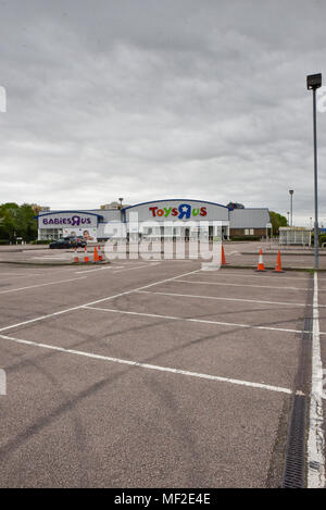Il Brent Cross, Londra, Regno Unito. Il 24 aprile 2018. Toys R Us ha ormai chiuso tutti i suoi negozi dopo andare in amministrazione. Foto Stock
