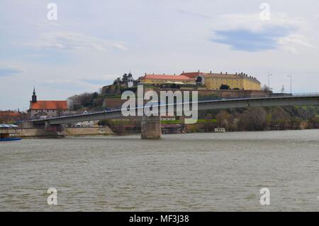 Novi Sad, la capitale della provincia autonoma di Vojvodina in Serbia: la Fortezza di Petrovaradin Foto Stock