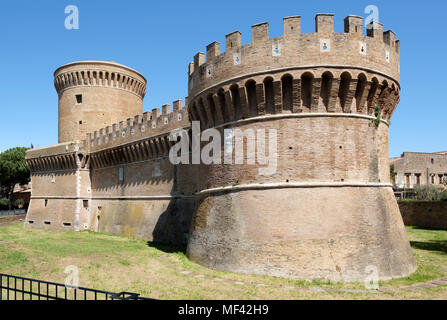 Esterno del Castello di Giulio II - Ostia Antica, Lazio, Italia Foto Stock