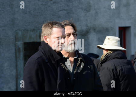 Le riprese della serie TV Shetland sulle strade di Lerwick Shetland con Douglas Henshall Foto Stock