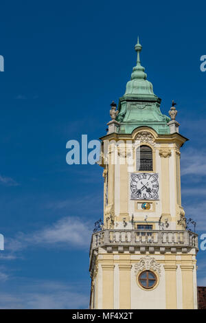 Municipio della Città Vecchia Torre in Bratislava Foto Stock