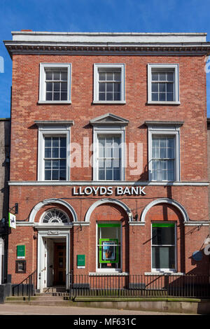 LLoyds Bank sul Monmow Street Hill, Monmouth, Monmouthshire, Wales, Regno Unito Foto Stock