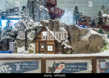 La Ski Dubai indoor sci strutture nel centro commerciale Mall of the Emirates, Dubai, UAE, Medio Oriente. Foto Stock