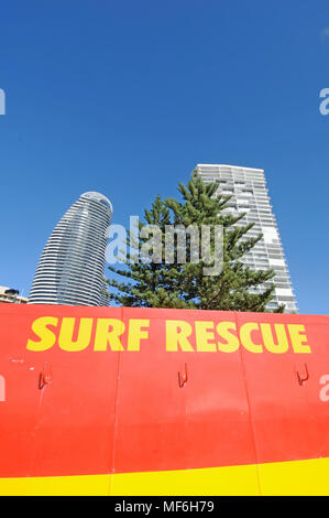 Torri Highrises grattacieli e appartamenti in Surfers Paradise Gold Coast Australia Foto Stock