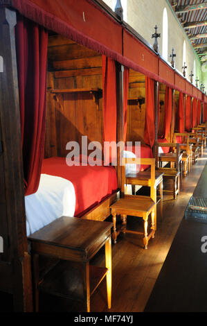 Interno dell'Hospices de Beaune, Beaune, Bordeaux, Francia Foto Stock