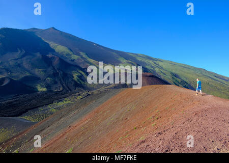 Wanderer, il Cratere Silvestri, Vulkan Ätna, Provinz Catania, Silzilien, Italien, Foto Stock