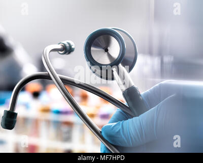 Medico tenendo uno stetoscopio Foto Stock