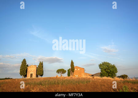 Cappella di Vitaleta, paesaggio toscano nei pressi di San Quirico d'Orcia, Siena, Toscana, Italia Foto Stock