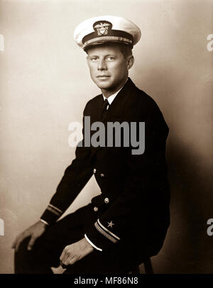 JFK PP-80 Lt. (Jg) John Fitzgerald Kennedy, 1942. Fotografia di John Fitzgerald Kennedy Library di Boston. Foto Stock