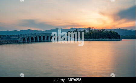 Beijin, Beijin, Cina. 24 apr, 2018. Pechino, Cina-24th Aprile 2018: Scenario di Palazzo d'Estate a Pechino. Credito: SIPA Asia/ZUMA filo/Alamy Live News Foto Stock