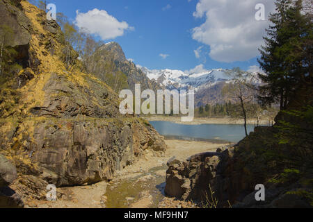 Una bellissima vista del lago di Antrona, Lago di Antrona, Piemonte, Italia Foto Stock