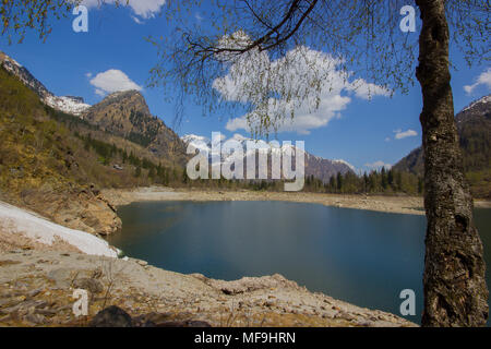 Una bellissima vista del lago di Antrona, Lago di Antrona, Piemonte, Italia Foto Stock