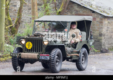 Un esercito americano Guerra Mondiale 2 Jeep Willys a !940's weekend a Healey Dell riserva naturale vicino a Rochdale Foto Stock