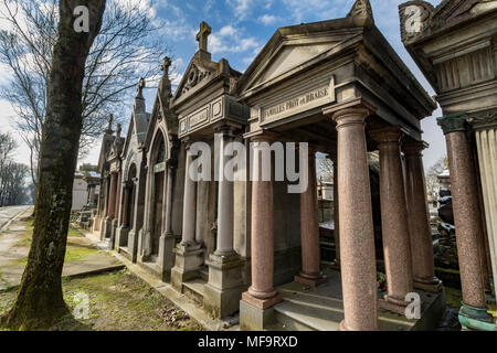 Cimitero di Père Lachaise, il più grande cimitero di Parigi, situato nel 20th ° arrondissement , la necropoli più visitata del mondo. Parigi, Francia Foto Stock