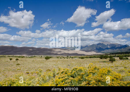 La Grande dune sabbiose del Parco Nazionale si trova nella provincia di San Luis Valle del Colorado lungo il versante occidentale delle montagne del Sangre de Cristo. Il parco è ho Foto Stock