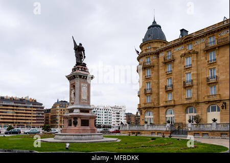 Un monumento all'ammiraglio D. Antonio De Oquendo, San Sebastian, Paesi Baschi, Spagna. Foto Stock