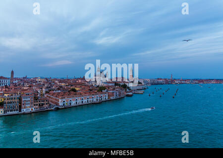 Tramonto sul Canale della Giudecca in Venezia Foto Stock